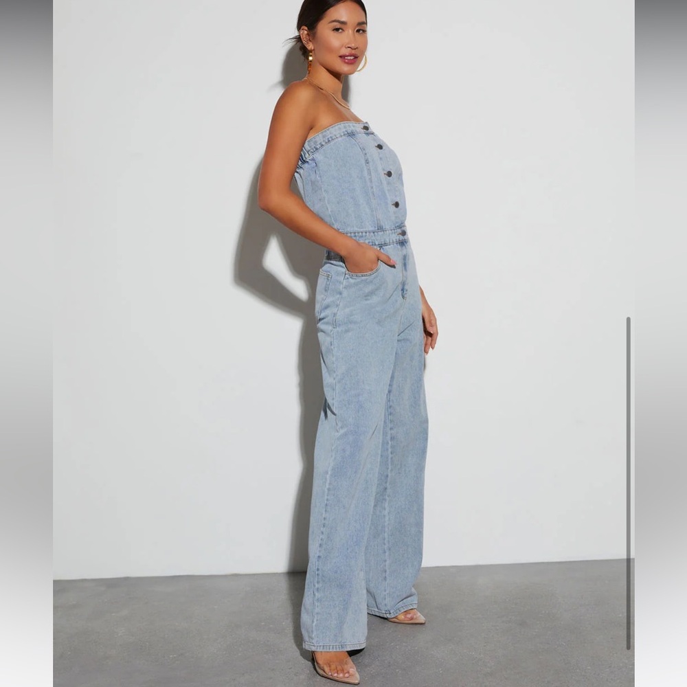 NWOT Vici Beverly Denim Strapless Jumpsuit